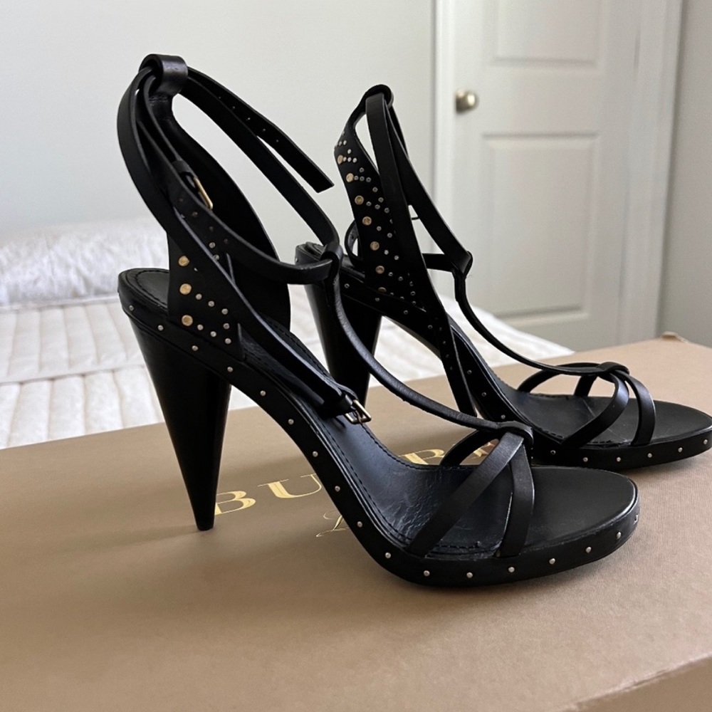 NWOB! Burberry studded Sandals